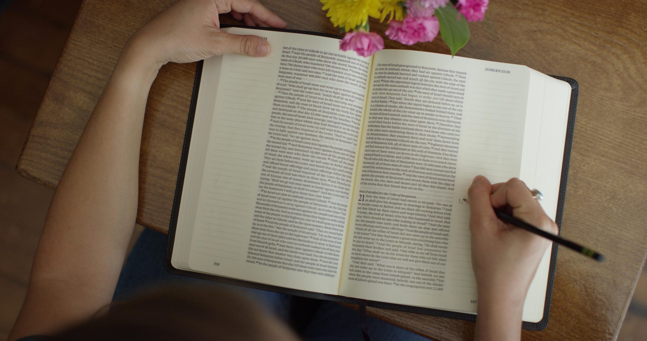 ESV Large Print Wide Margin Bible 3 ESV Large Print Wide Margin Bible - Image 3